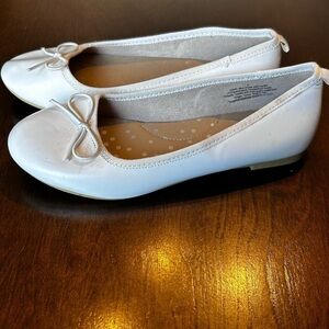 Cat & Jack little girls shoes,  white flats.  Size 2.​